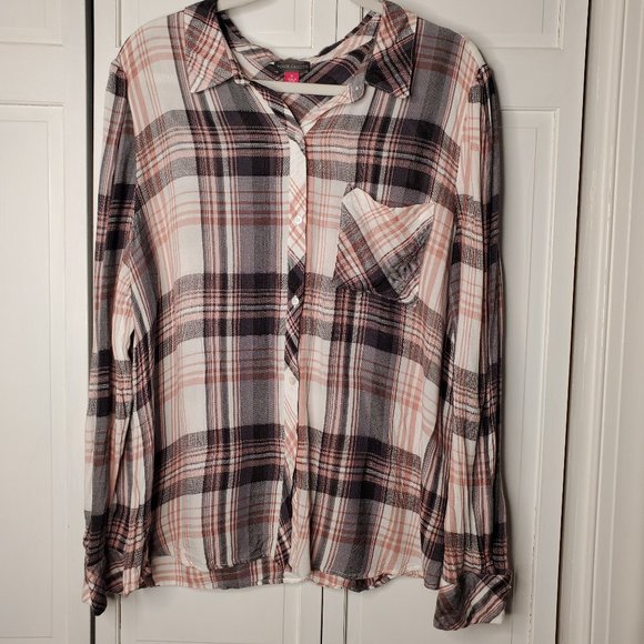 Vince Camuto Tops - Blush pink & black plaid button down